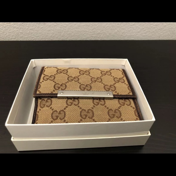 Gucci Accessories - Authentic Gucci wallet for woman